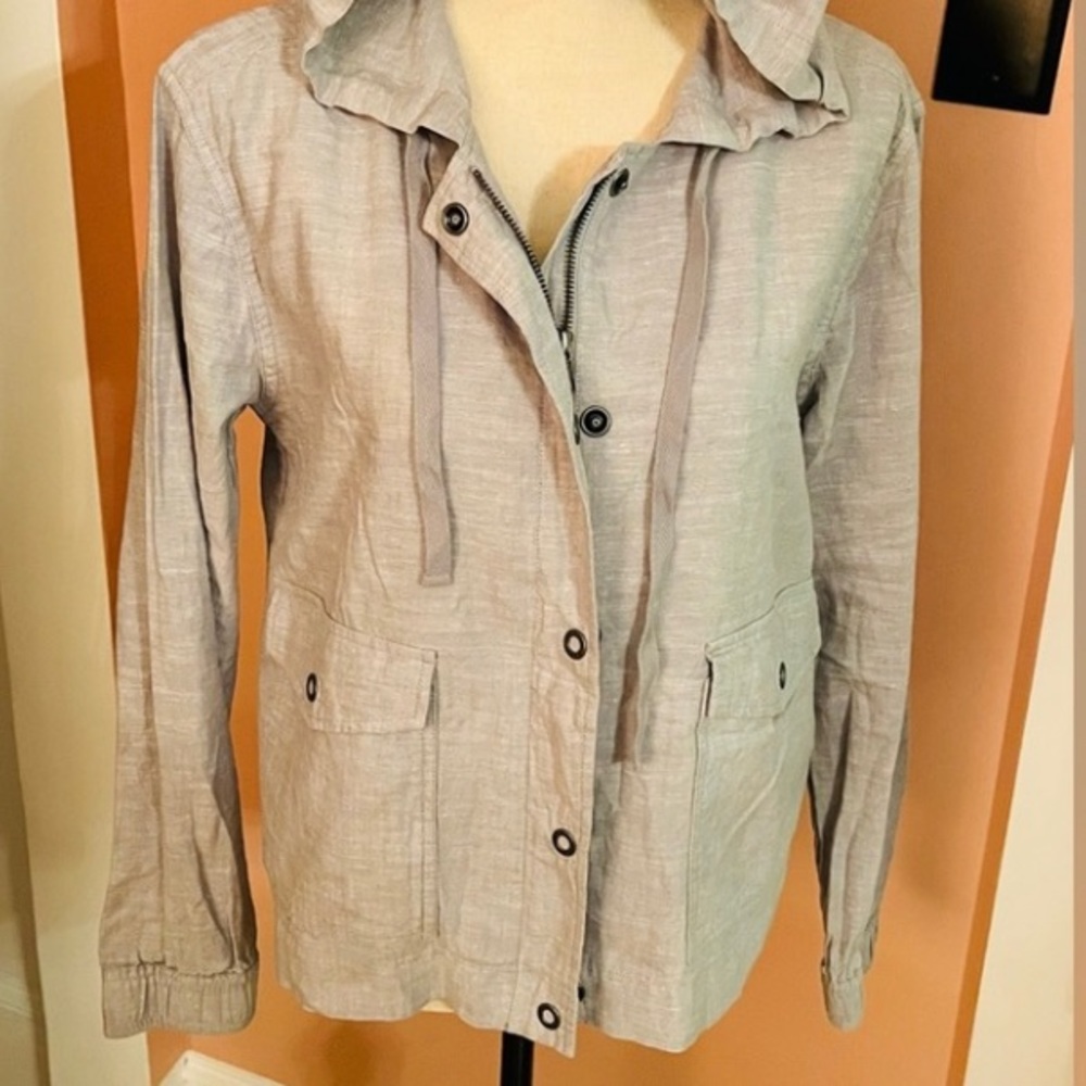Mountain Khakis | NWOT Lightweight Hooded Jacket (Size S)